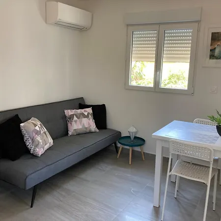 2 In Mandelieu