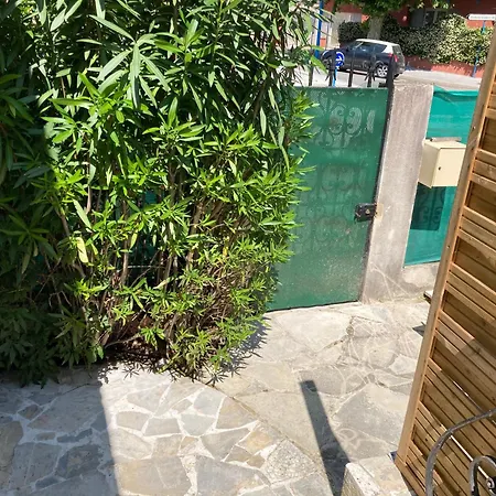2 In Διαμέρισμα